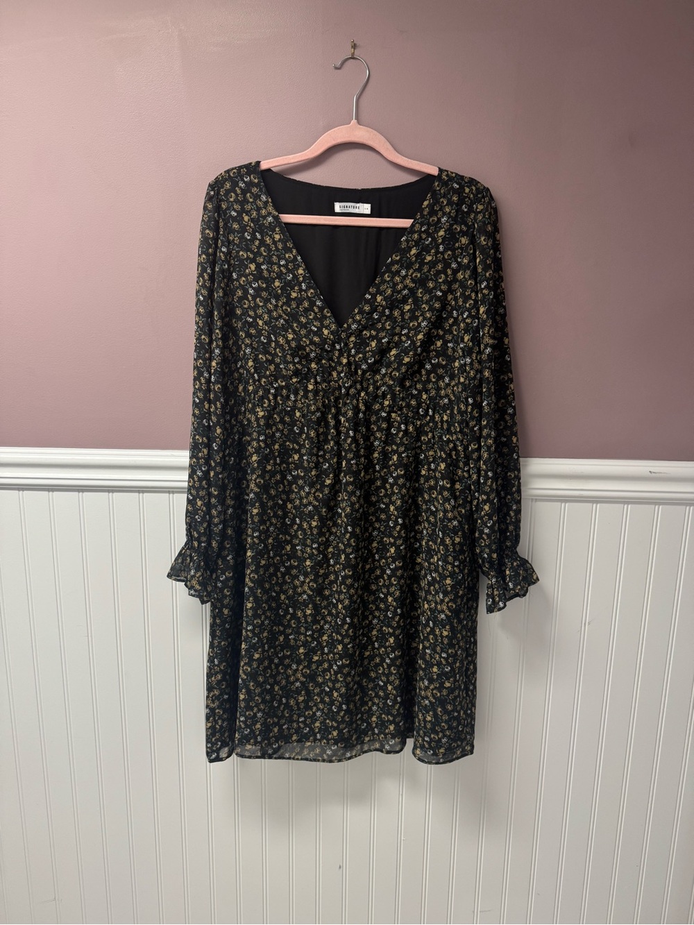 Reitmans Black Floral V-Neck Long Sleeve Dress